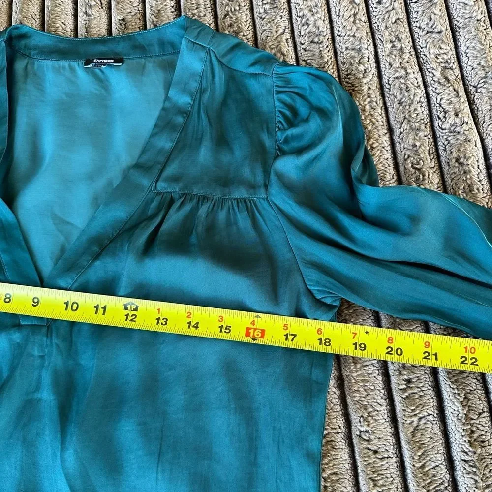 🎉5 for $45🎉 express top blouse shirt size S